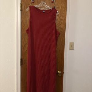 Old Navy Sleeveless Ribbed Midi Dress in Deep Red